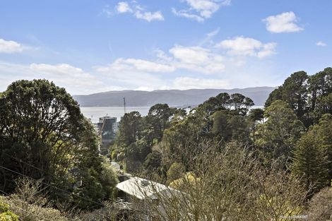 Photo of property in 67 Garden Road, Northland, Wellington, 6012