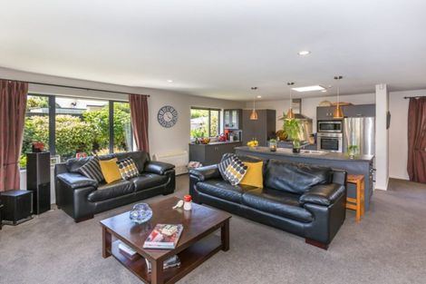 Photo of property in 12 Parkside Crescent, Northwood, Christchurch, 8051