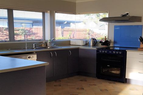 Photo of property in 19 Edgewater Grove, Whakatane, 3120