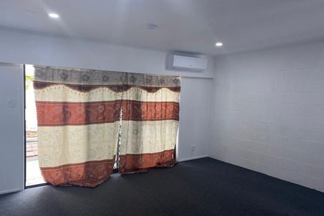 Photo of property in 2/5 Deering Place, Papatoetoe, Auckland, 2025