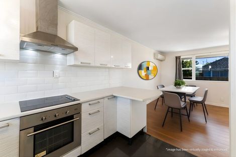 Photo of property in 4/53 Pakuranga Road, Pakuranga, Auckland, 2010
