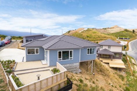 Photo of property in 7 Epic Way, Newlands, Wellington, 6037