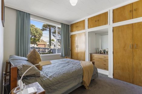 Photo of property in 16 Tamar Street, Island Bay, Wellington, 6023