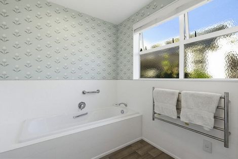 Photo of property in 1 Maple Lane, Waikanae, 5036