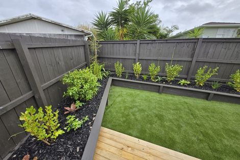 Photo of property in 7/13 Fairdale Place, Birkdale, Auckland, 0626