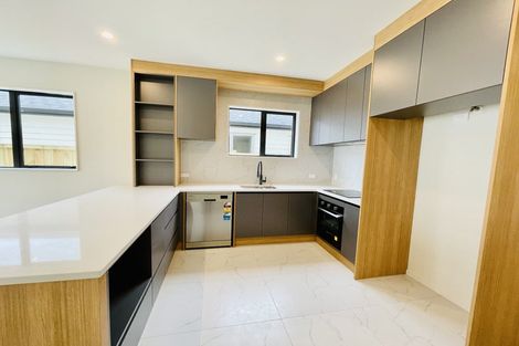 Photo of property in 32 Auranga Drive, Karaka, 2113