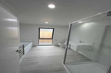 Photo of property in 1/2 Armitage Place, Fairfield, Hamilton, 3214