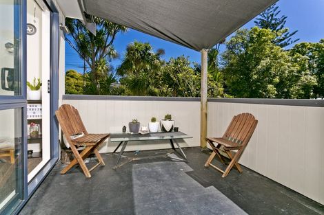 Photo of property in 48 Tauhinu Road, Greenhithe, Auckland, 0632