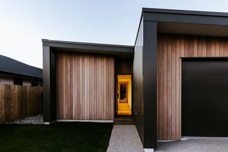 Photo of property in 32 Burbank Road, Wanaka, 9382