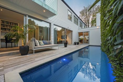 Photo of property in 47 Princes Street, Northcote Point, Auckland, 0627