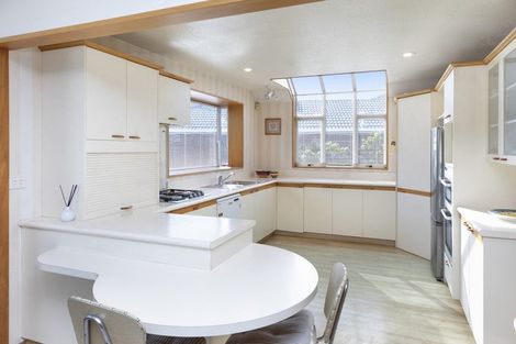 Photo of property in 18 Huntingdon Place, Avonhead, Christchurch, 8042