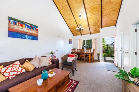 Photo of property in 3/1 Gatman Street, Birkdale, Auckland, 0626