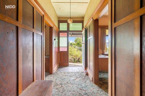 Photo of property in 1 Athol Place, Ravensbourne, Dunedin, 9022