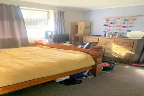 Photo of property in 183d Newlands Road, Newlands, Wellington, 6037