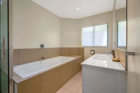 Photo of property in 10/22u Oriental Terrace, Oriental Bay, Wellington, 6011