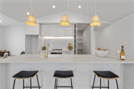 Photo of property in 9/2 Wilton Street, Westown, New Plymouth, 4310