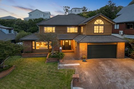 Photo of property in 11 Ramphal Terrace, Khandallah, Wellington, 6035