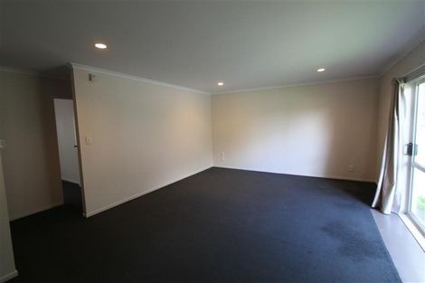 Photo of property in 12 Thornlea Grove, Waiuku, 2123