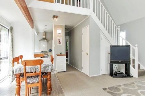 Photo of property in 16 Sylvan Crescent, Te Atatu South, Auckland, 0610