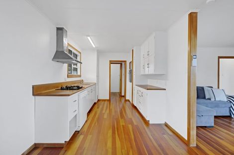Photo of property in 12 Nikau Street, Inglewood, 4330