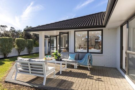 Photo of property in 72 Blue Heron Rise, Stanmore Bay, Whangaparaoa, 0932