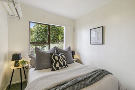 Photo of property in 15f2 Sutherland Crescent, Melrose, Wellington, 6023