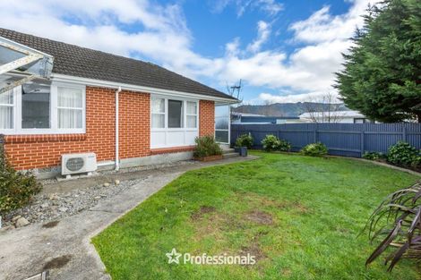 Photo of property in 3/31 Hillside Drive, Maoribank, Upper Hutt, 5018