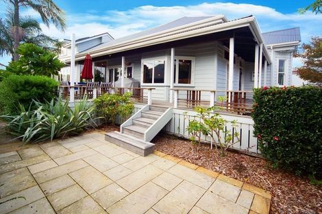 Photo of property in 145 Queen Street, Northcote Point, Auckland, 0627