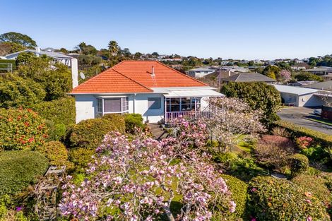 Photo of property in 32 Queens Road, Glen Avon, New Plymouth, 4312