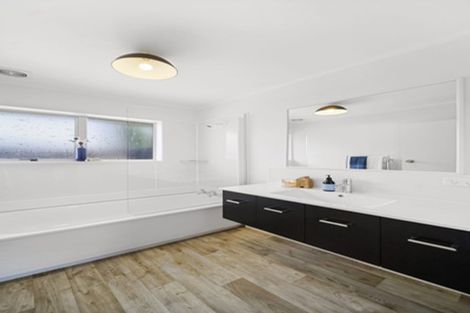 Photo of property in 1/40 Latham Avenue, Pakuranga, Auckland, 2010