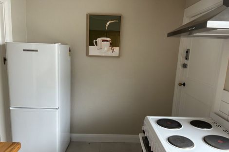 Photo of property in Pukehinau Flats, 1u4 Brooklyn Road, Mount Cook, Wellington, 6011