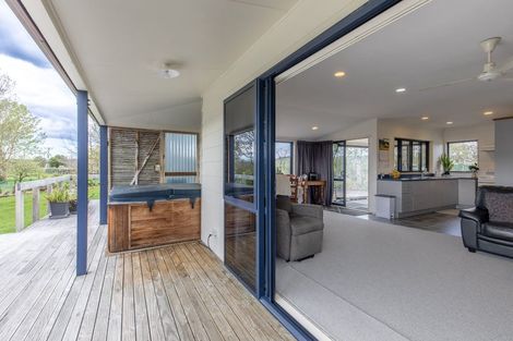 Photo of property in 425 Te Kura Road, Otane, 4277