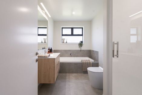 Photo of property in 17 Echo Street, 4702
