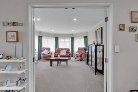 Photo of property in 14 Sandalwood Drive, Dinsdale, Hamilton, 3204