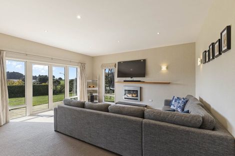 Photo of property in 10 Sampson Avenue, Waiwhakaiho, New Plymouth, 4312
