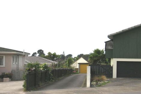 Photo of property in 1/983 Beach Road, Torbay, Auckland, 0630
