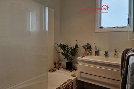 Photo of property in 119 Pioneer Road, Moturoa, New Plymouth, 4310