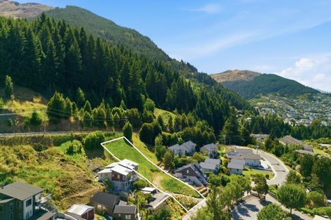 Photo of property in 10 Sainsbury Road, Fernhill, Queenstown, 9300