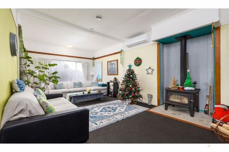 Photo of property in 13 Queens Terrace, Waimate, 7978