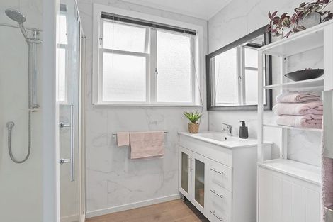 Photo of property in 7 Norman Road, Titirangi, Auckland, 0604