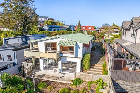 Photo of property in 6 Aries Place, Kawaha Point, Rotorua, 3010