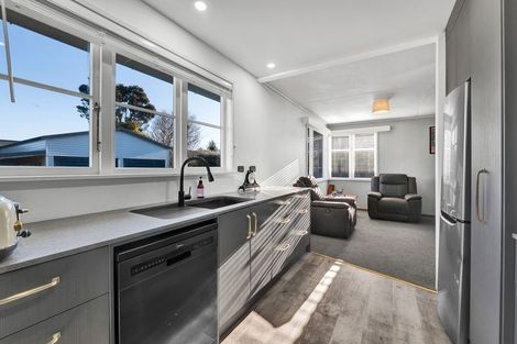 Photo of property in 37 Reid Avenue, Hawera, 4610