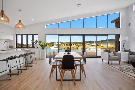 Photo of property in 14 Lady Jocelyn Place, Whitianga, 3510