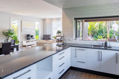 Photo of property in 8 Petrel Close, Paraparaumu Beach, Paraparaumu, 5032