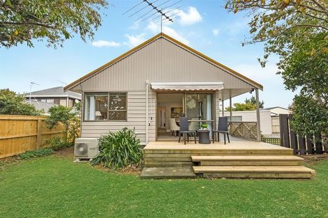 Photo of property in 2/14 Priestley Drive, Bucklands Beach, Auckland, 2014