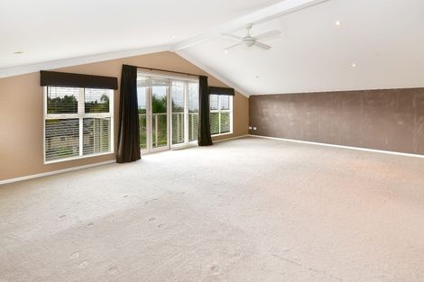 Photo of property in 52 Grovenor Drive, Orewa, 0931