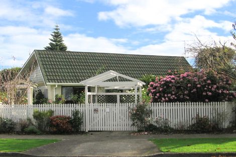 Photo of property in 9a Richmond Avenue, Waikanae, 5036