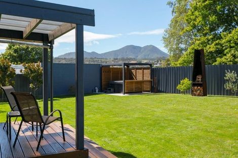 Photo of property in 76 Richmond Avenue, Richmond Heights, Taupo, 3330