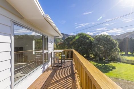 Photo of property in 306 South Makara Road, Makara, Karori, 6972