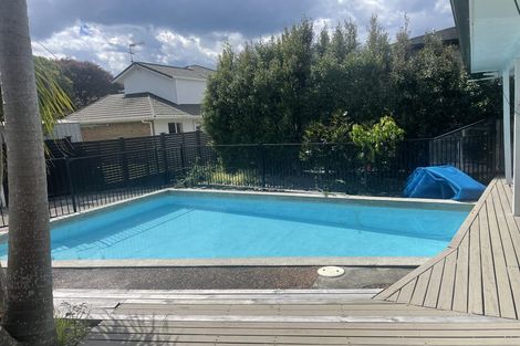 Photo of property in 29 Becroft Drive, Forrest Hill, Auckland, 0620